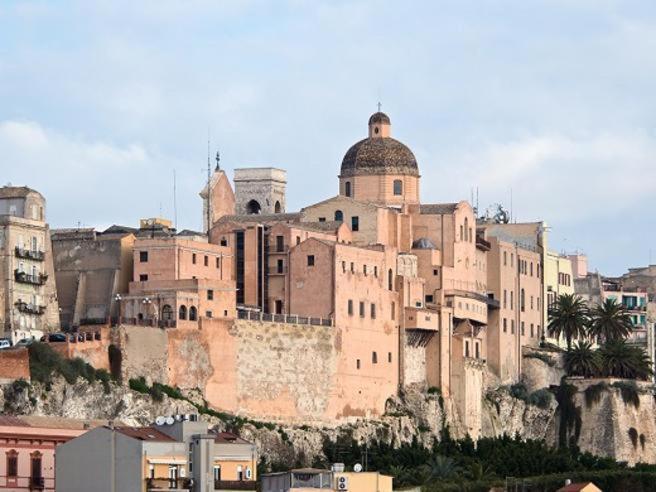 Castello'S Rooms Cagliari Luaran gambar